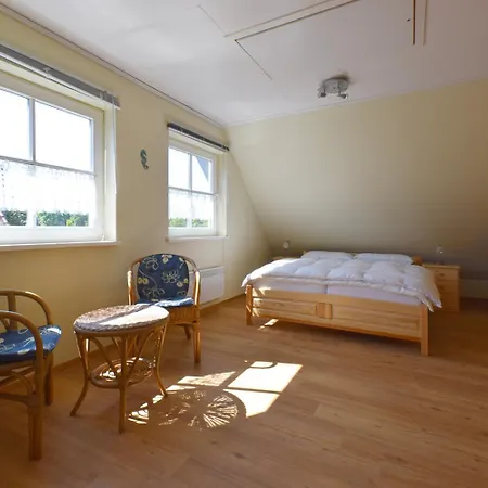 Haus Huehnergott * Prerow